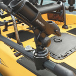 Railblaza Railmount 32-41 in schwarz in Kombination mit einem Raiblaza Rutenhalter