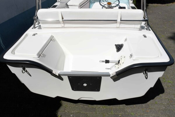 Tenten-Boats Barco a motor / Barco de recreio Bora 440 touring