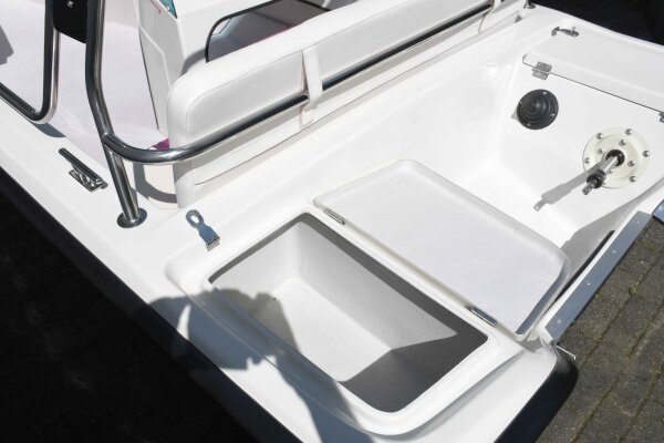 Tenten-Boats Barco a motor / Barco de recreio Bora 440 touring